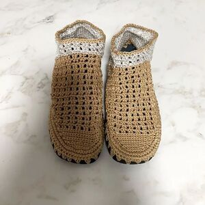 Cobra
crochet shoes  